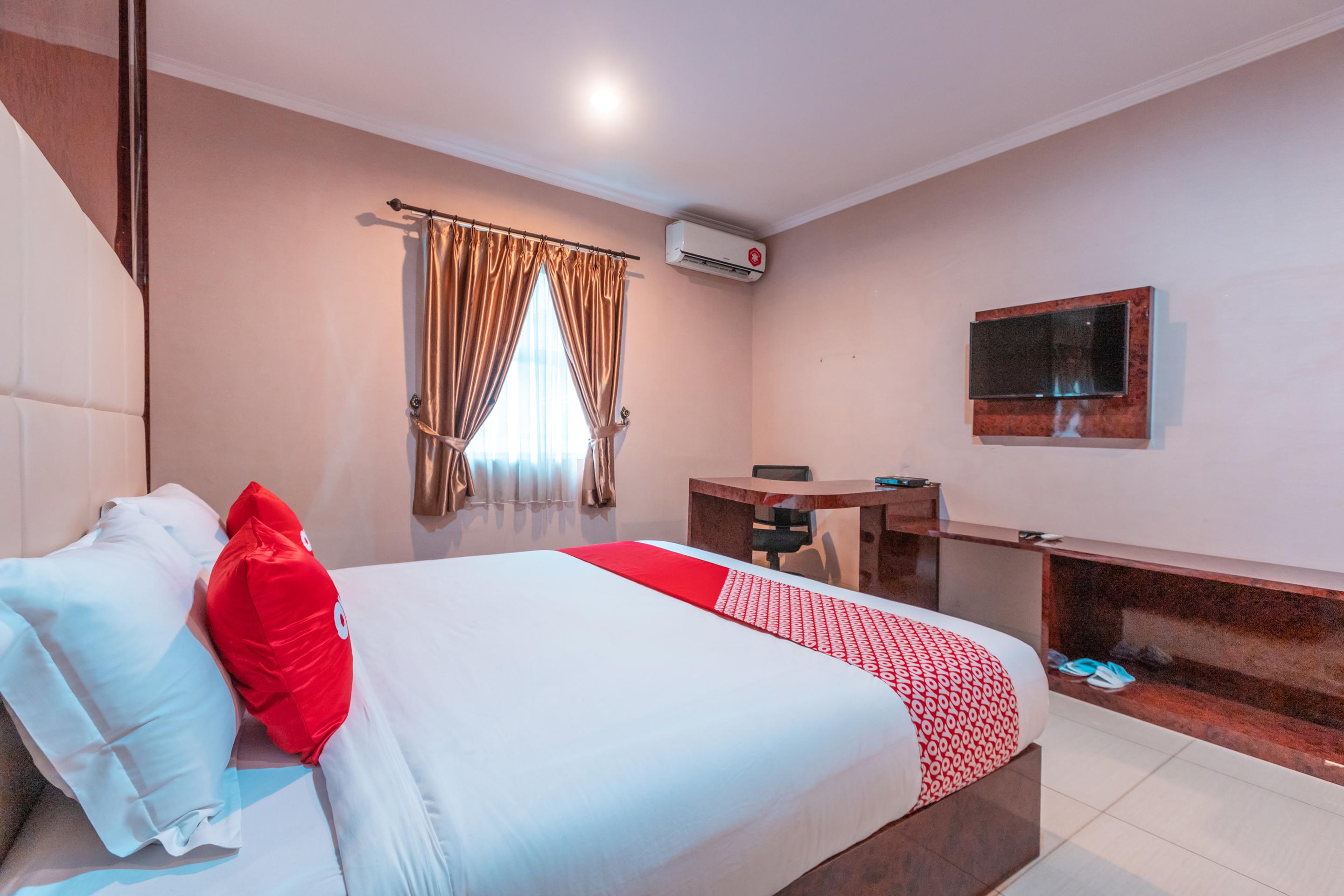 Vaccinated Staff - Oyo Flagship 2131 Hotel Binong Tangerang Ngoại thất bức ảnh